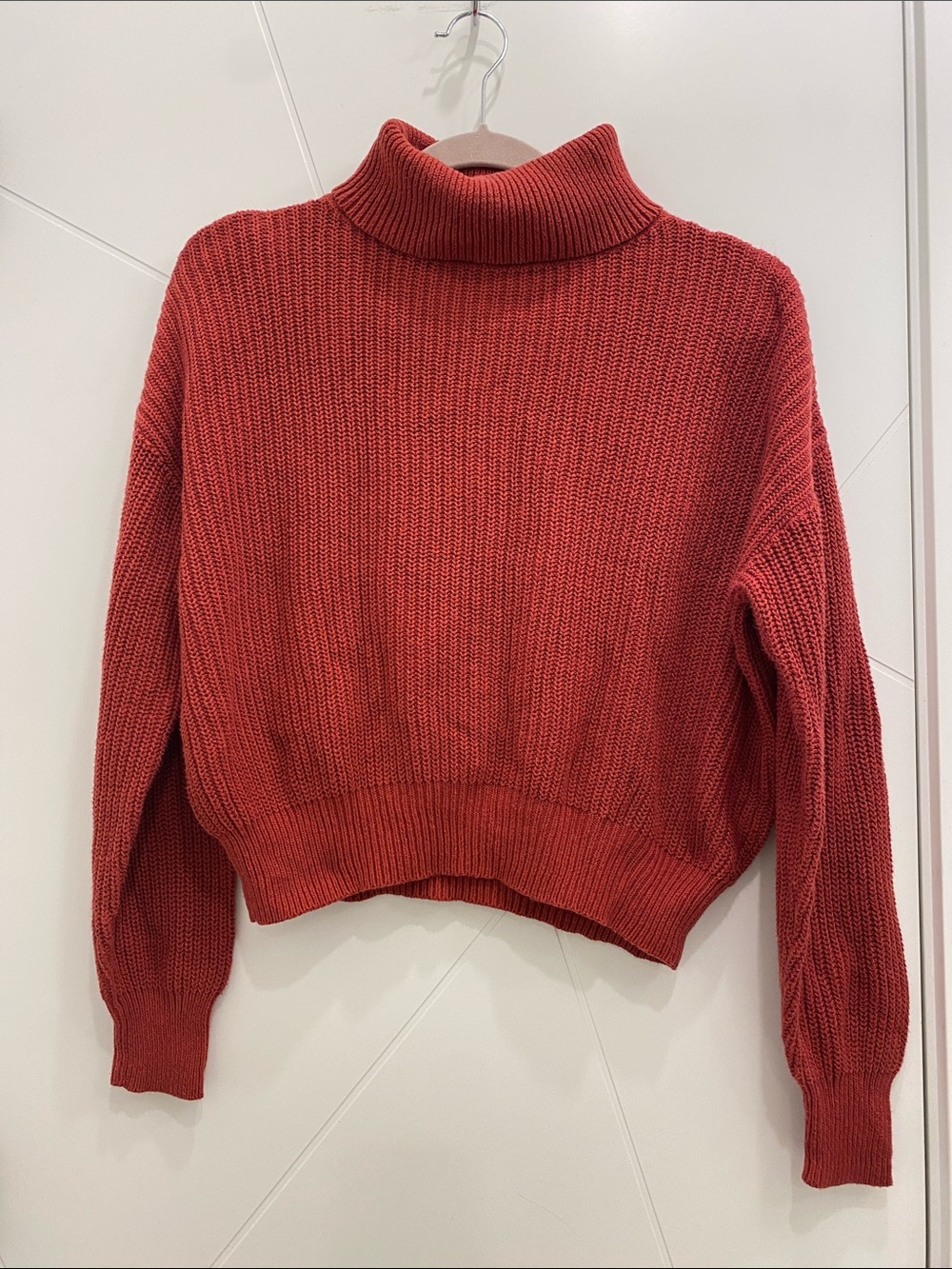 Cotton Blend Cropped Knit Turtleneck Sweater in Rust Women’s Size Small